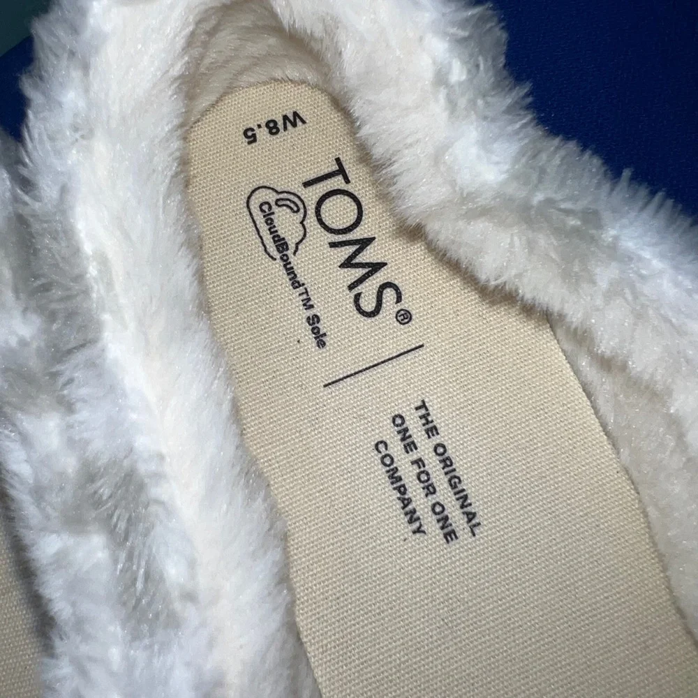 🚫🚫SOLD!🚫🚫NIB/NWT🤩 |•TOMS•| Alpargata White Snow Leopard Fleece/Faux Fur 8.5 - Picture 9 of 11